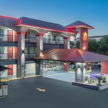 Super 8 By Wyndham Austin University/Downtown Area Luaran gambar